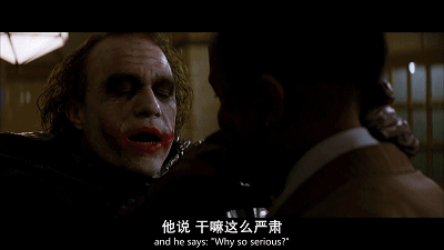 两个版本的小丑都是经典的白面,红唇,绿发和西装三件套,但细节处又全