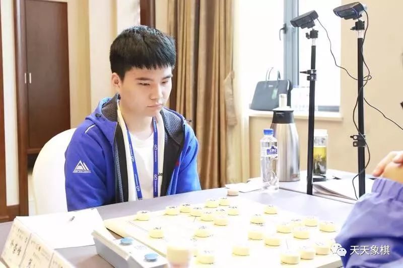 青年男子决赛 对手超时 浙江队徐崇峰夺冠