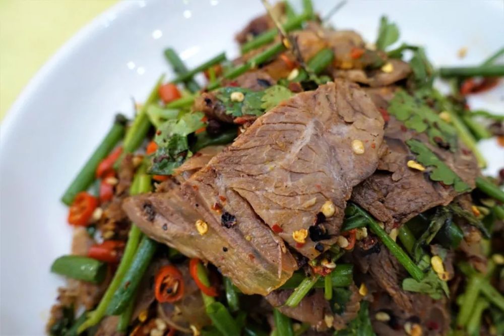 盐边牛肉是一道凉拌菜,如今在四川其他城市如成都也开始偶尔能见到在