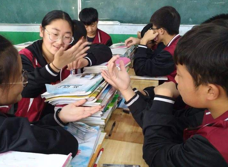 初中生上课"偷偷"做过这3件事,多半都是"学渣",没做过