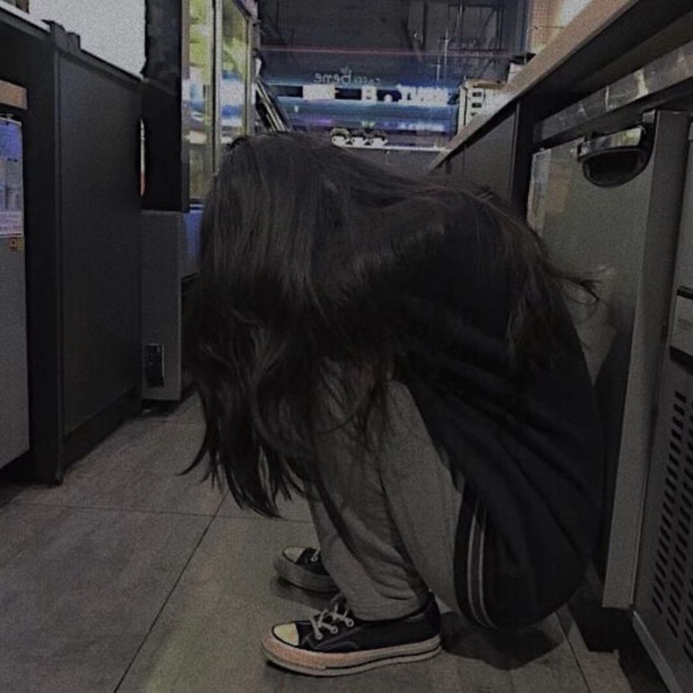 微丧女生头像:谢谢您对我的善意,怪我愚昧以为那是爱意