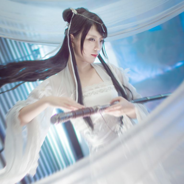 素问女太白cos白衣女侠,清新优雅