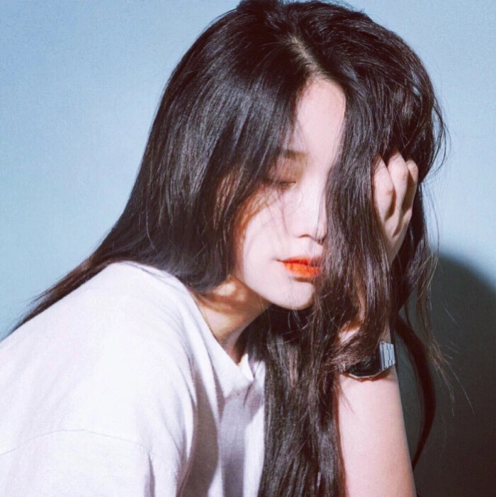 ins治愈系女生头像:我希望和你并排站在一起,看每个黄昏日落