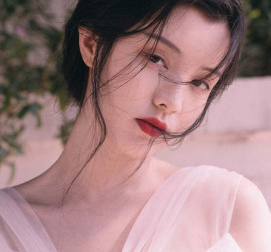 治愈系超in优质女生头像:日复一日的无趣耗费了为数不