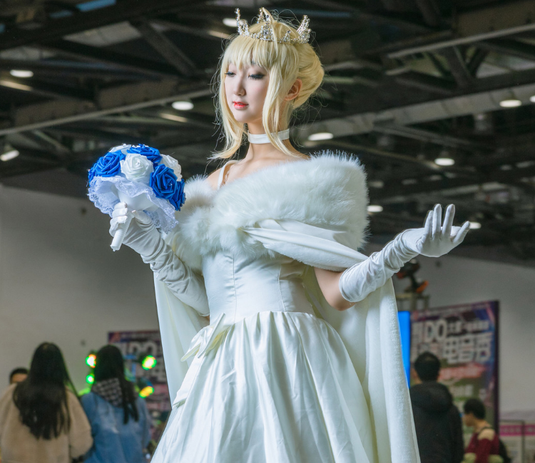 saber婚纱cos,气质唯美的小姐姐,清新迷人