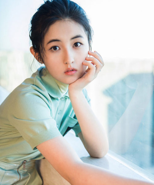 甜酷美女明星张子枫,气质优雅,唯美可爱