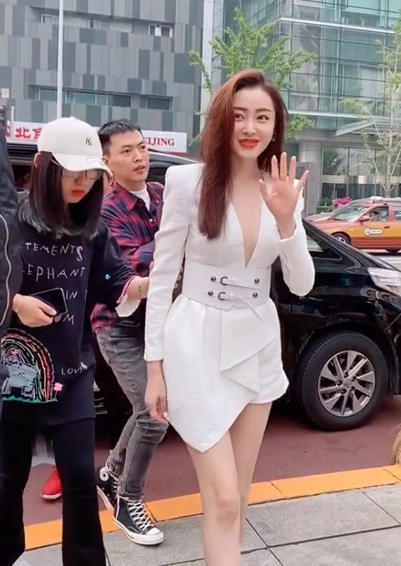 有种"身材"叫张天爱,节目亲测腰比头细,图四全身数据曝光!