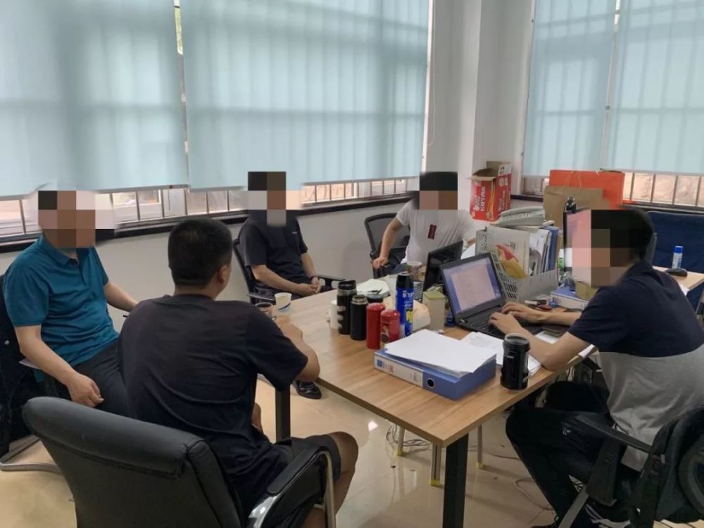 他们就是咱青岛专门对付"黑社会"的!