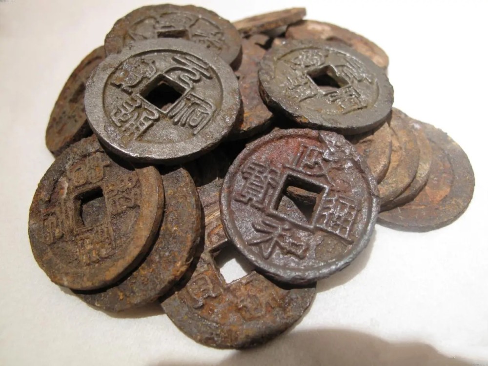 古代的一两银子相当于现在多少钱?郭靖一顿饭竟然吃掉