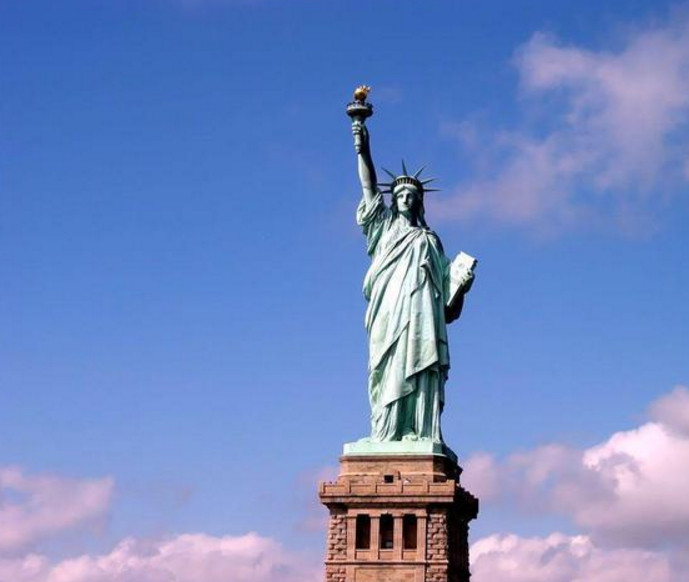 全世界都知道自由女神像是美国的象征,但却是别的国家
