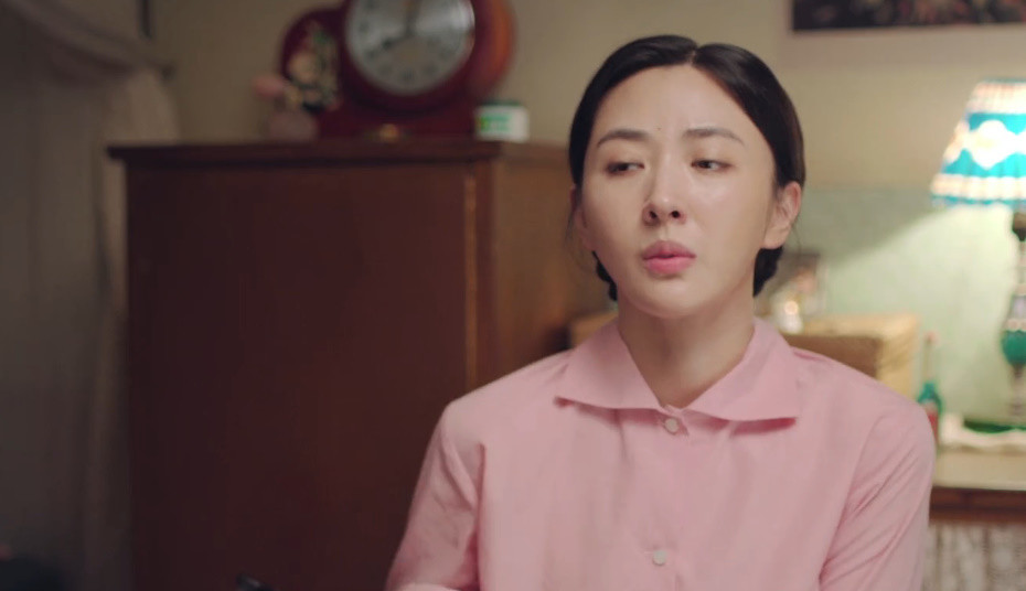 奔腾年代:白曼宁解开心结,邀请周铁锤床上夜谈,铁锤醉倒在温柔乡