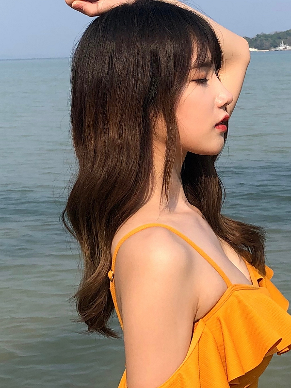 宋昕冉精美壁纸:这位97年的妹子长得也太好看了吧!