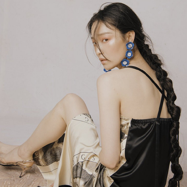 倪妮文艺复古造型,如人间精灵般美丽!