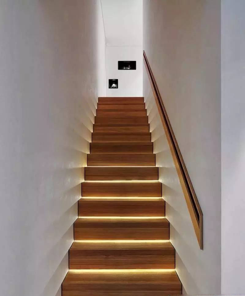 家里有楼梯的业主一定得看!学学日本复式设计这3点,安全又实用