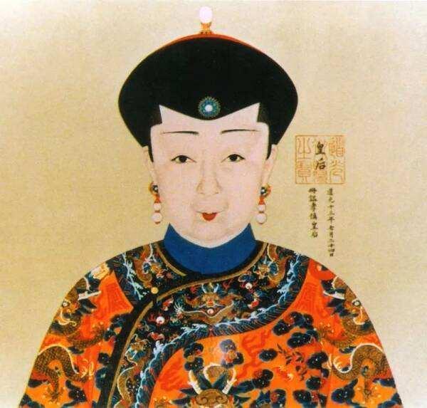 她29岁封皇后,侍奉皇帝二十年生下皇长女,死后皇帝祭奠六十次