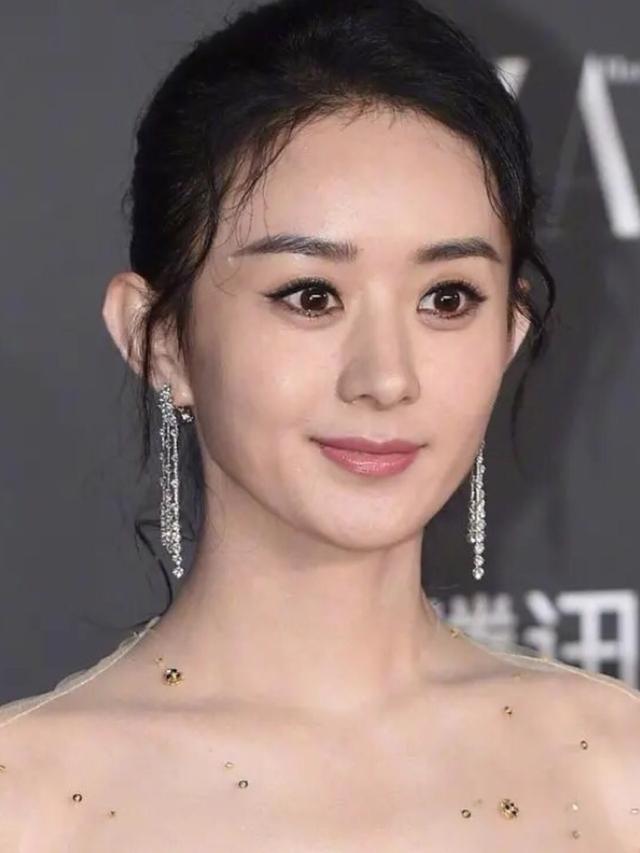 女星怼脸特写生图:赵丽颖妆容显老,baby艳压,杨紫痘印