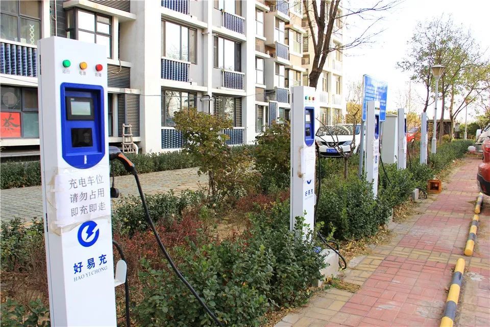 温泉水岸家园有了充电桩,新能源汽车,电动车都能用