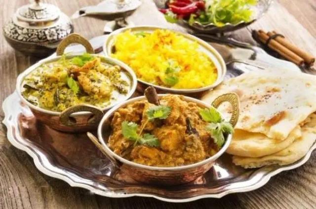 给大家介绍下印度的美食,印度的南北方饮食差距很大,与我们国家相比有