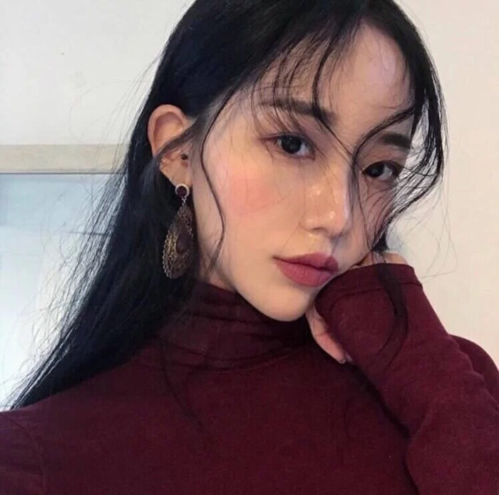 ins超火女生头像:我们不能控制机遇,却可以掌握自己