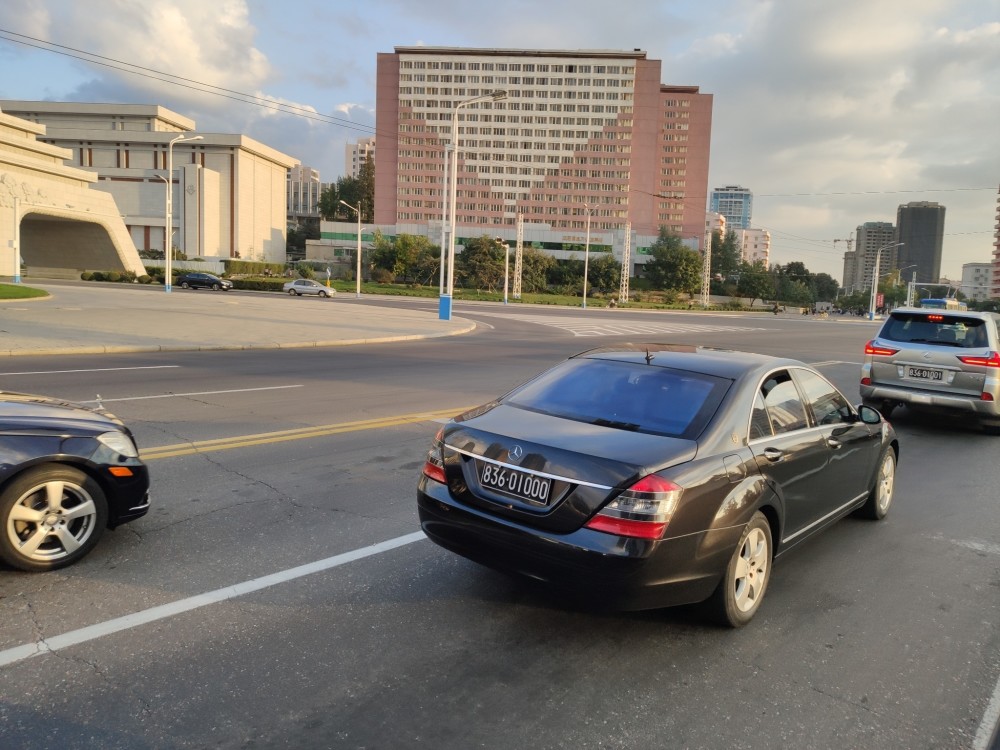 实拍朝鲜:看看平壤街头有哪些豪车?