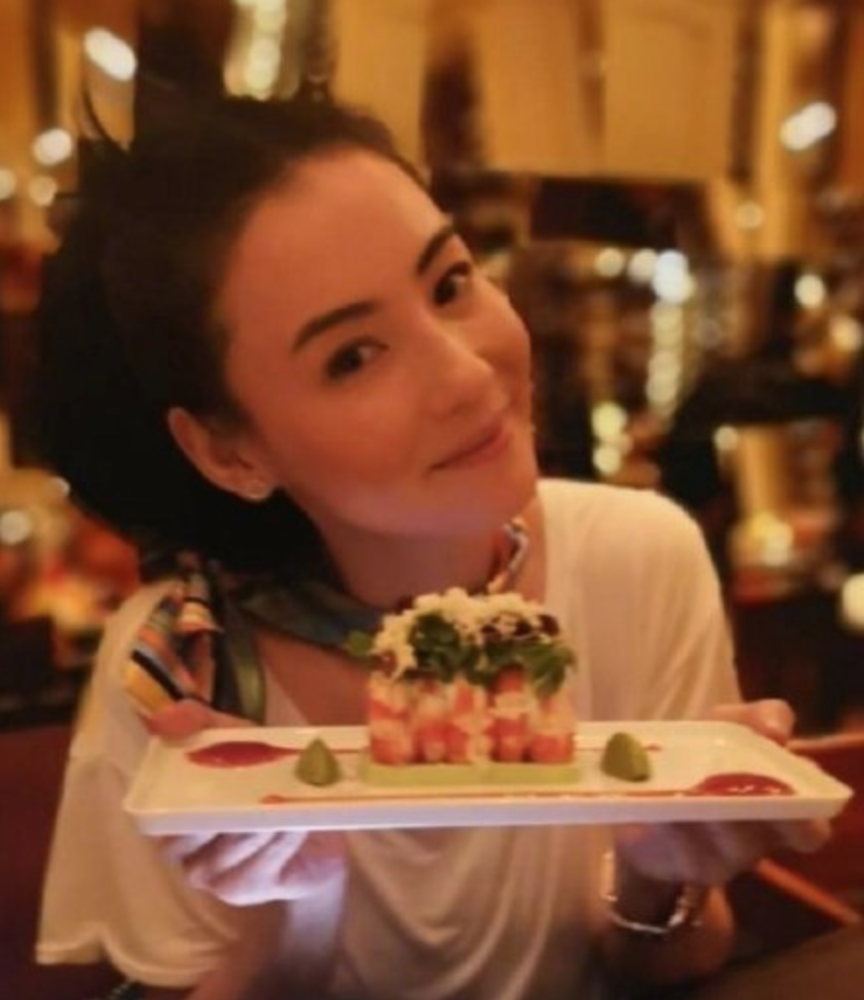 张柏芝为儿子举办生日宴,绯闻男友惊喜出镜,背景被扒