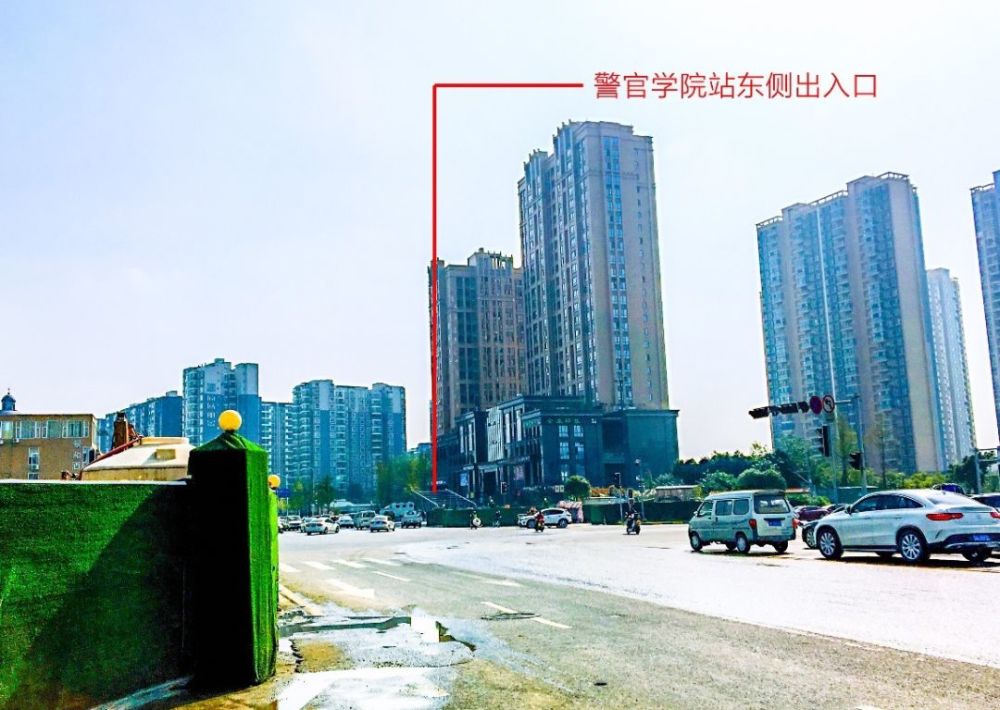 回龙站位于成都地铁5号线的最南端,同时也是5号线于6号线三期的交汇