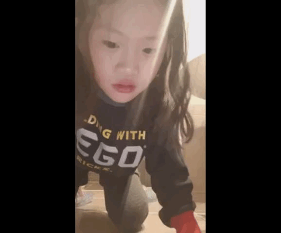 偷拍妈妈洗澡,直播亲妈火化,为了当网红,这些孩子有多