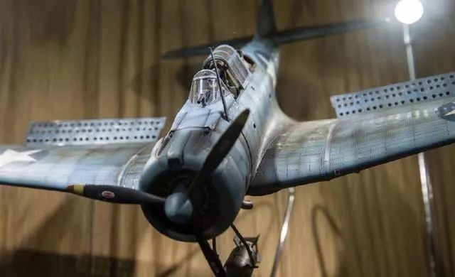 模玩控:精致旧化涂装1/32 sbd-3 无畏式俯冲轰炸机模型