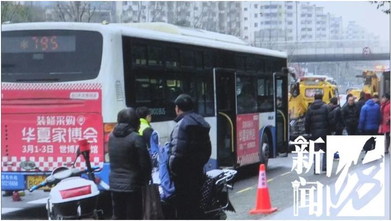 公交车,轮胎,上海市浦东新区,杨高南路