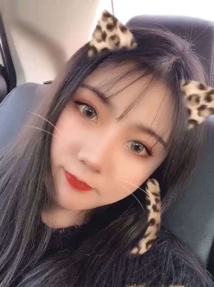斗鱼小团团露脸后,粉丝减少三百万?截图为证其实并非如此