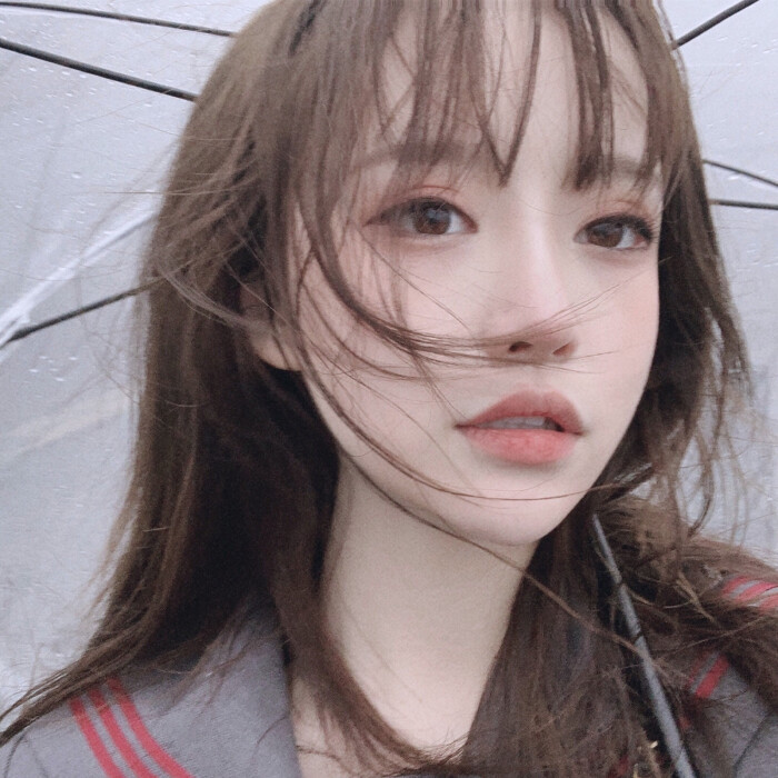 ins治愈系女生头像:多谢你如此精彩耀眼,做我平淡岁月