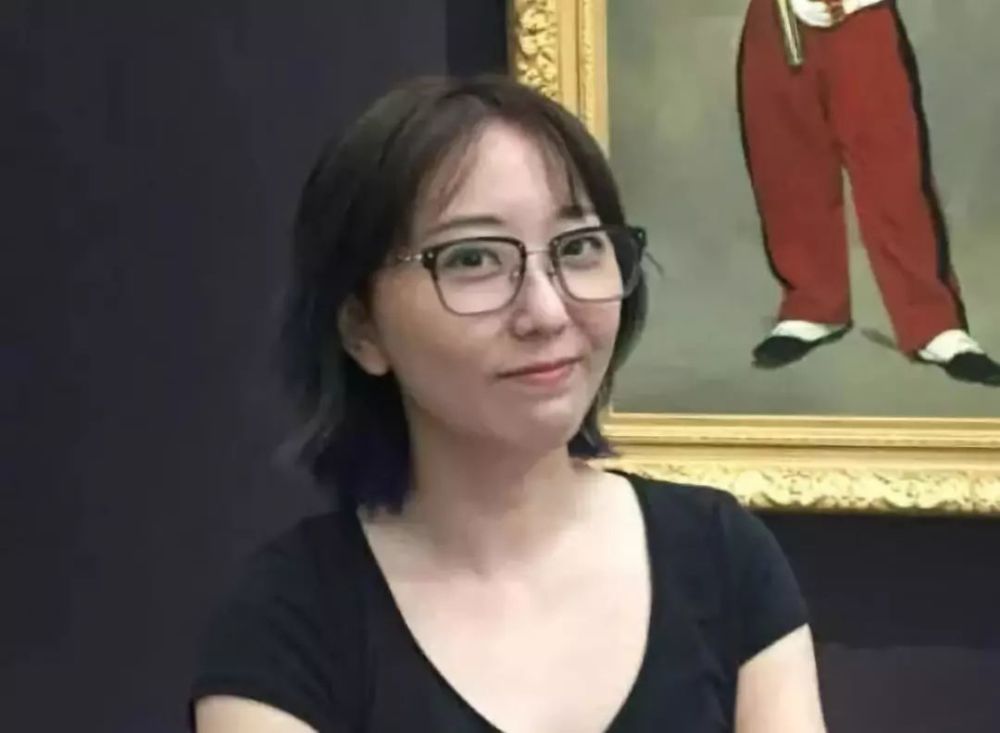 还记得《小李飞刀》里的龙小云吗,她今年都30了