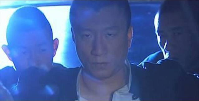 电视剧《征服》中,刘华强的行为放到现在,最多不会活到第三集!