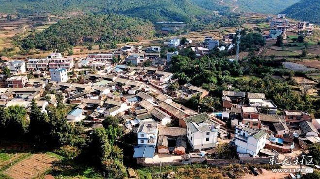 晋宁田坝村,传承彝族传统建筑特色的古老"新村"