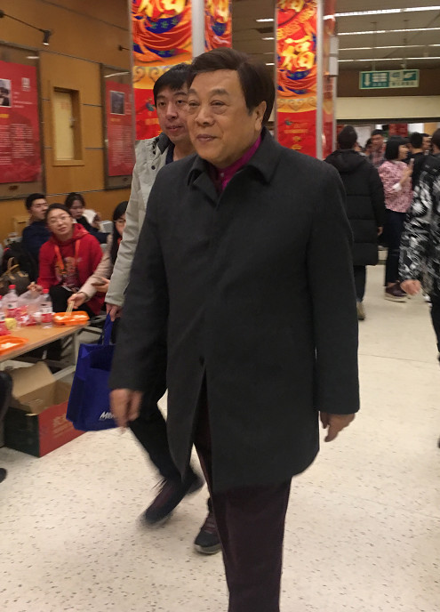 直击春晚后台：王凯、井柏然等现身(组图)