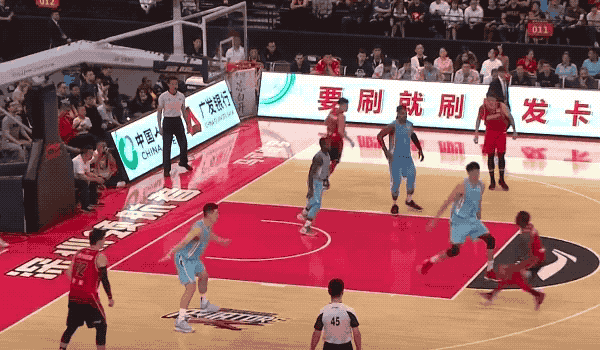 cba-单外援深圳16分逆转新疆 沈梓捷献28米空接绝杀