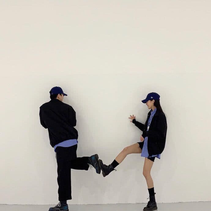 氟西汀·原宿风双人头像:我很孤独用英语怎么说?"i love you"