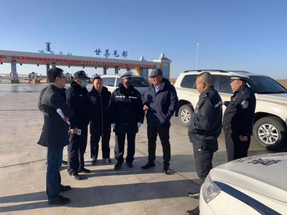 甘其毛都口岸管委会主任恩和一行到甘其毛都鼠疫体温监测点检查指导