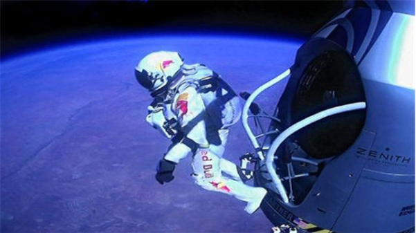 菲利克斯·鲍姆加特纳,太空,跳伞,地球,高空跳伞,宇航服
