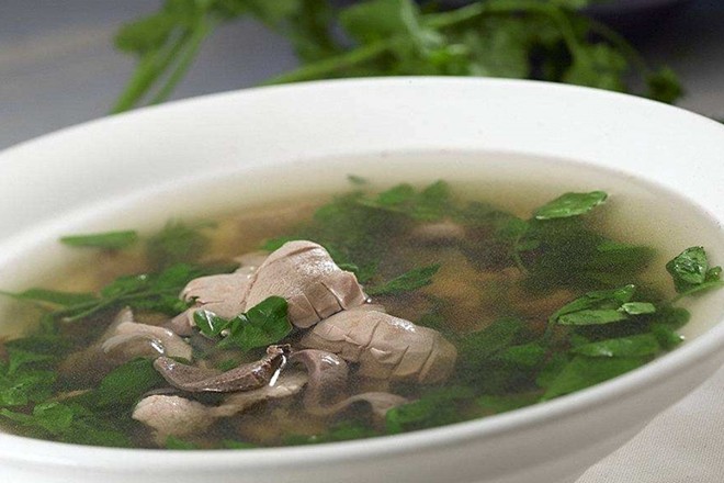 记忆中广东美食—猪杂汤,唤醒清晨的营养美味!