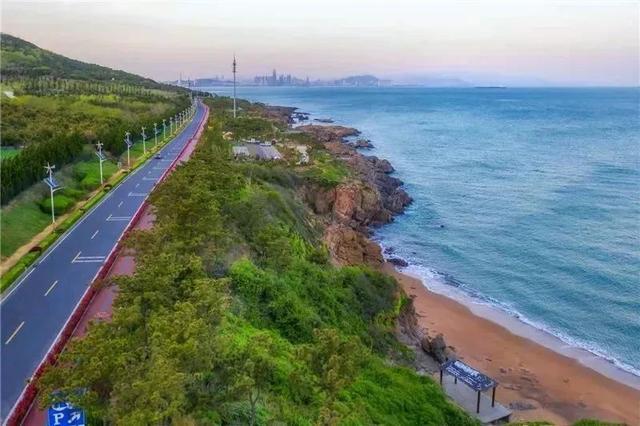 在青岛西海岸新区,有这样一条路,它能串起美丽风景与惬意心情,这就是