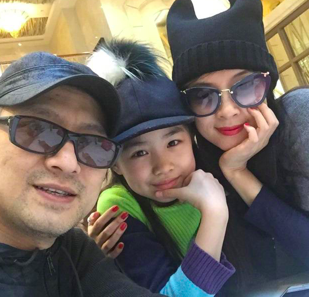 汪峰老婆疼孩子不偏心,章子怡昔日带醒醒,葛荟婕女儿跟着玩!