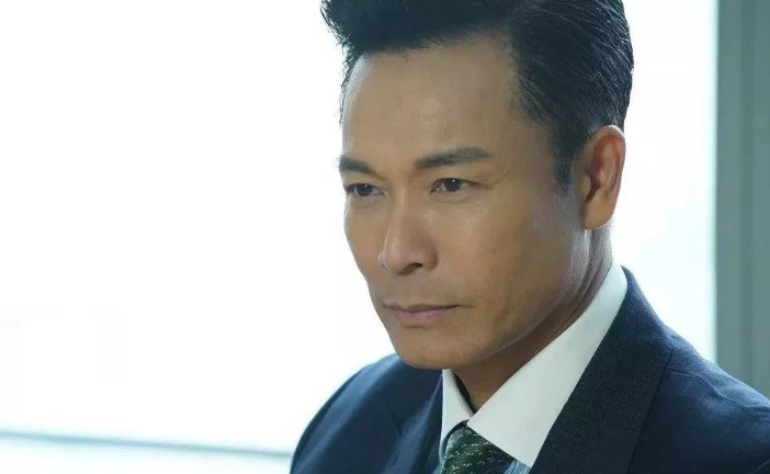 他是"傻子"专业户,获得了3次视帝,如今儿女双全幸福快乐