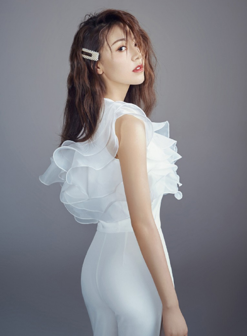 黄梦莹身材太完美了,迷人曲线,让粉丝们无法自拔.