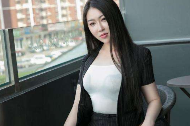 心理学:长得越好看的女人越聪明?长相到底和智商有什么关系?