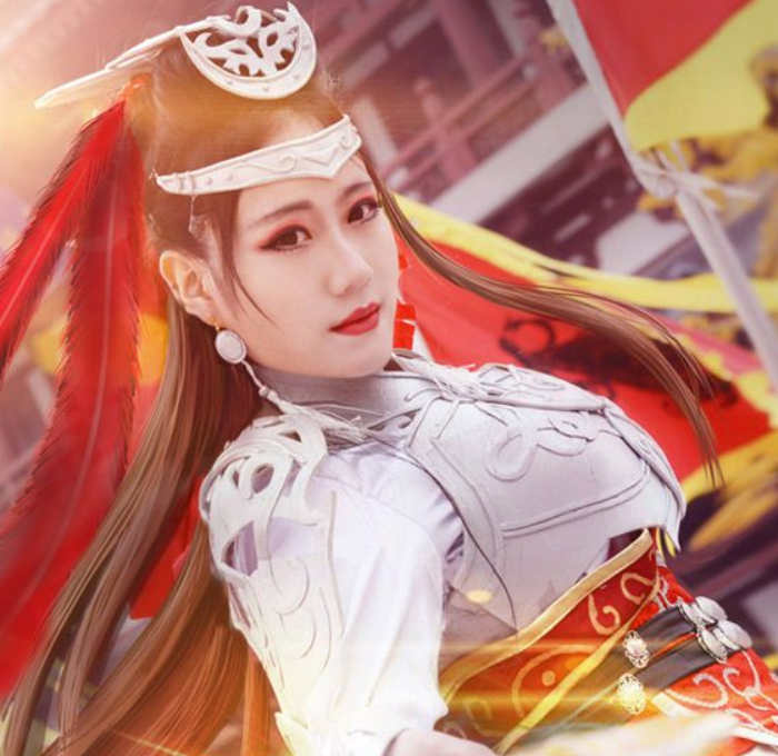 剑网3破军军娘cosplay,英气逼人,完美诠释女神气质