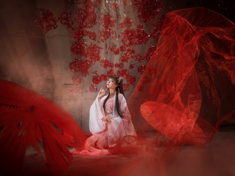 倩女幽魂cos,彼岸花下的小姐姐,优雅而动人
