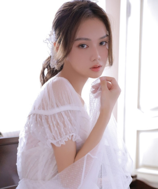 小清新美女,清纯甜美气质迷人.