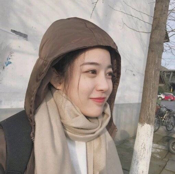 原宿风·超火·女生头像:情窦初开不是你,只愿此后细水长流是你
