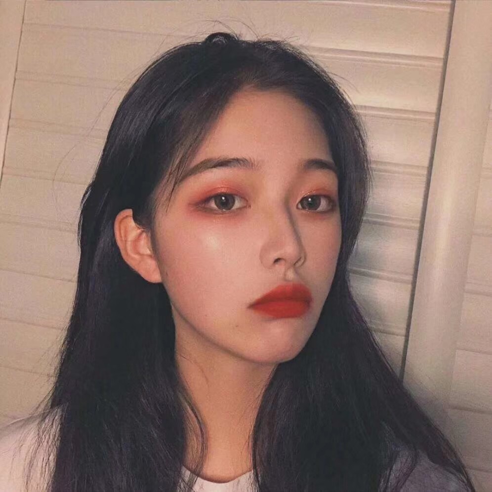 超"治愈"女生头像:成功的路上并不拥挤,因为敢于坚持的人并不多